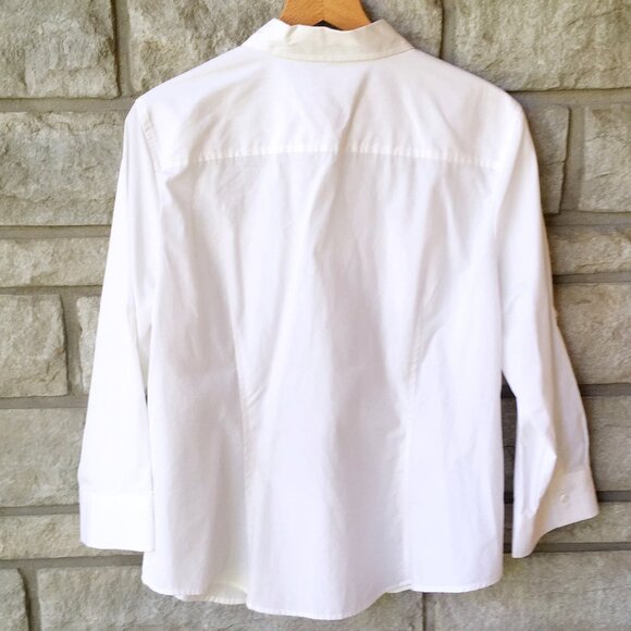Van Heusen Crisp White Button Down - NWT - Small Flaw - Picture 3 of 7